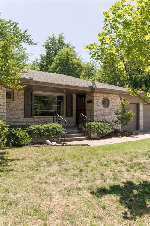 2948 Kerry Ln, The Village, OK, 73120-2507 | Card Image