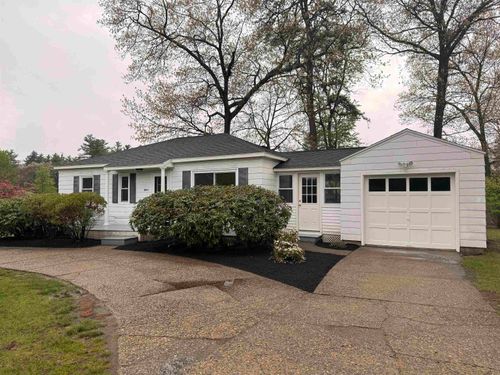 15 Woodbury Ln, Bedford, NH, 03110-6471 | Card Image