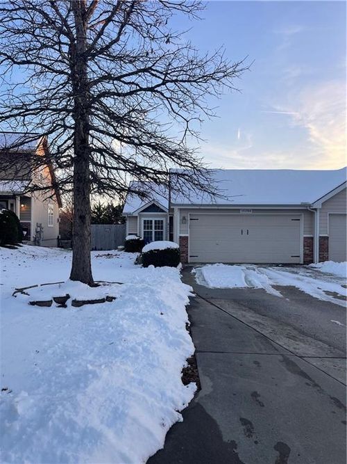 unit-a-1528 Legend Trail Dr, Lawrence, KS, 66047-2556 | Card Image