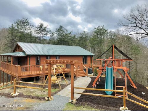 3126 Bear Mountain Ln, Sevierville, TN, 37876-6542 | Card Image