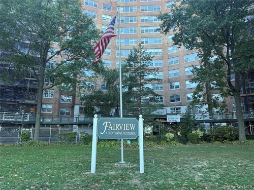 c-1205-61-20 Grand Central Pkwy, Forest Hills, NY, 11375-1263 | Card Image