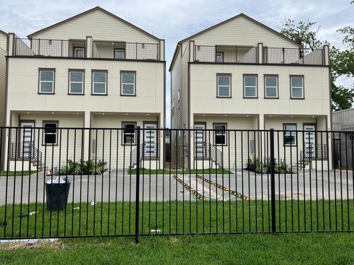 823 North Loop S, Houston, TX, 77022 | Card Image