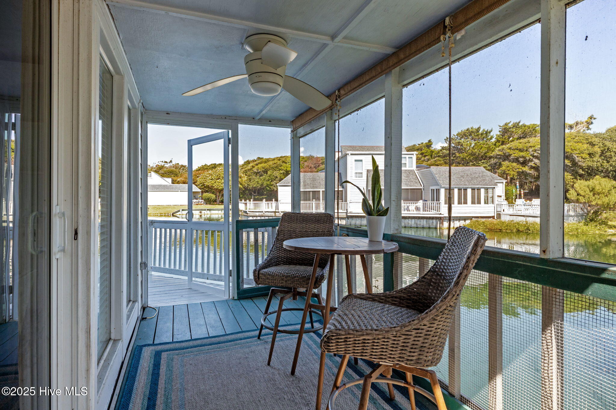 Residential in Pine Knoll Shores 2