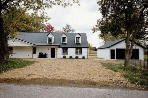 121 White Oak Dr, RENFREW, PA, 16053-9559 | Card Image