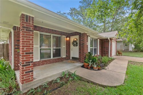 201 Copper Falls Dr, Bryan, TX, 77803-3555 | Card Image