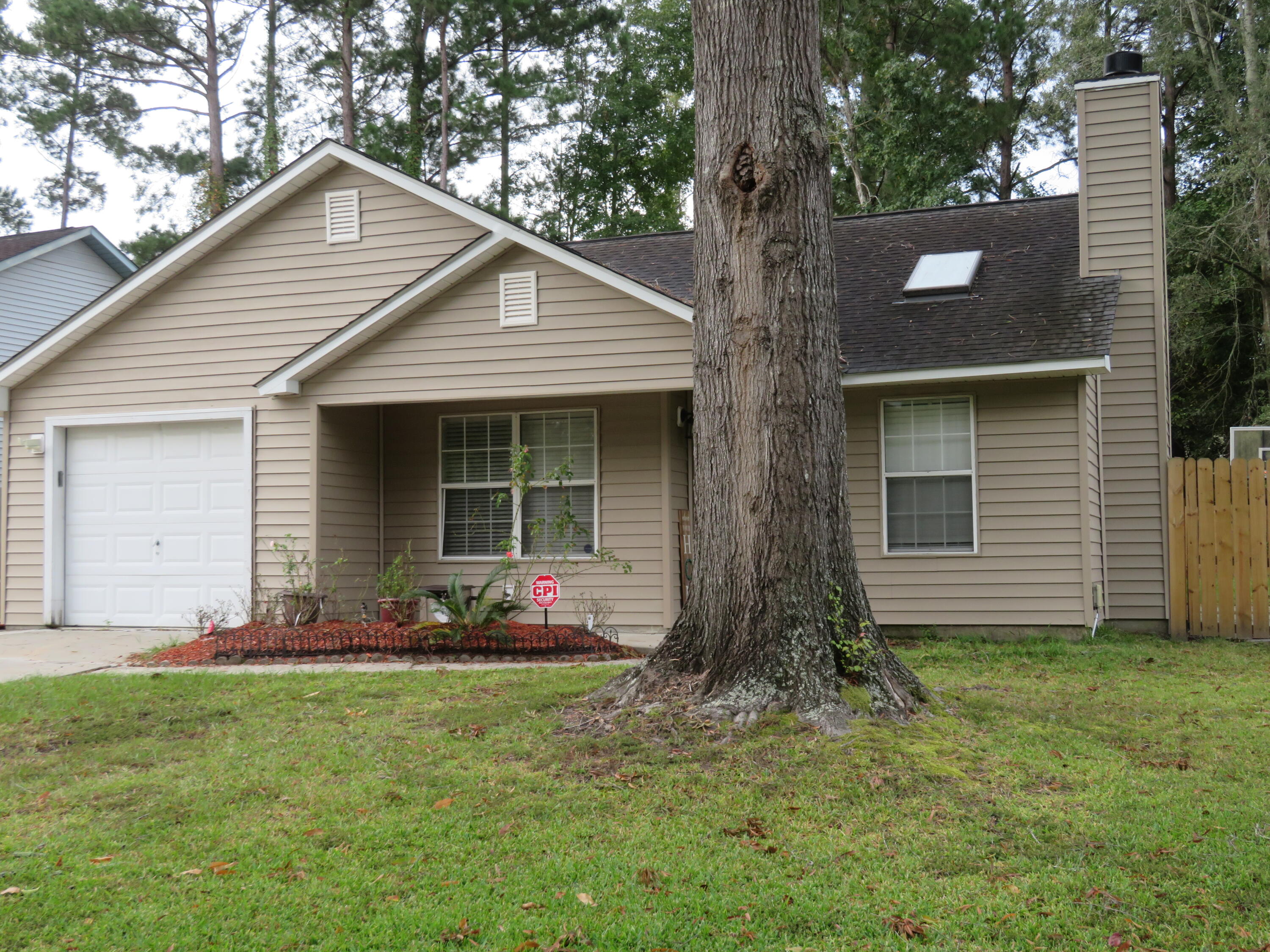 Whitehaven Dr, North Charleston, SC 29420