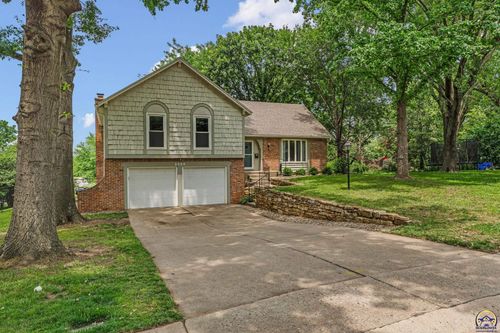 2324 Sw 34th St, Topeka, KS, 66611 | Card Image