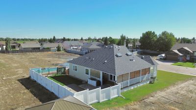 7208 44 Avenue Close, House detached with 4 bedrooms, 3 bathrooms and 2 parking in Camrose AB | Image 2