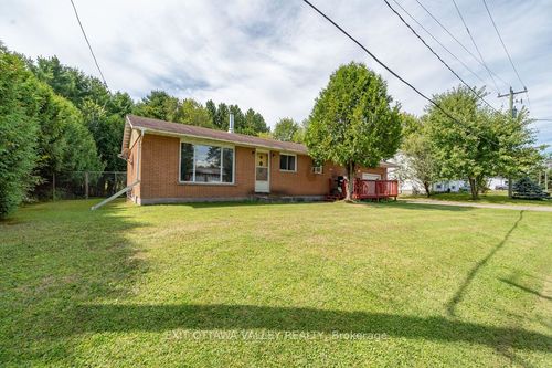 19 Ottawa St, Chalk River, ON, K0J1J0 | Card Image