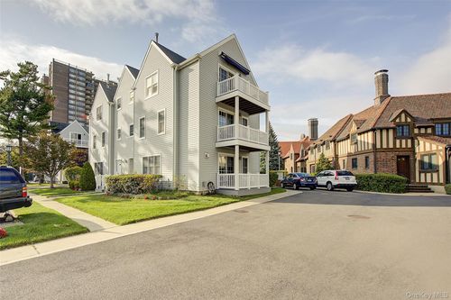 13-168-03 Powells Cove Blvd, Whitestone, NY, 11357-1543 | Card Image