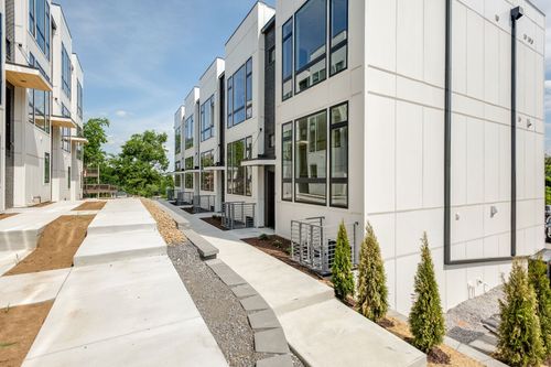 unit-16-910 Youngs Ln, Nashville, TN, 37207-4826 | Card Image