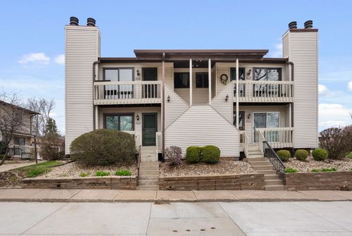 16-5911 36th Avenue Ct, Moline, IL, 61265-6633 | Card Image