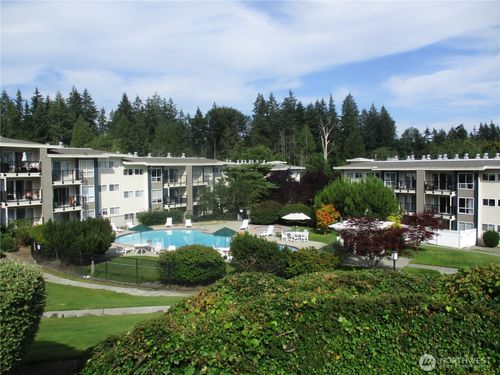 c305-12631 Ne 9th Pl, Bellevue, WA, 98005-3229 | Card Image