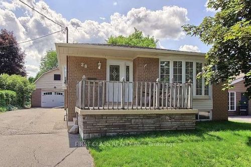upper-28 Collins Crescent, Aurora, ON, L4G2W2 | Card Image