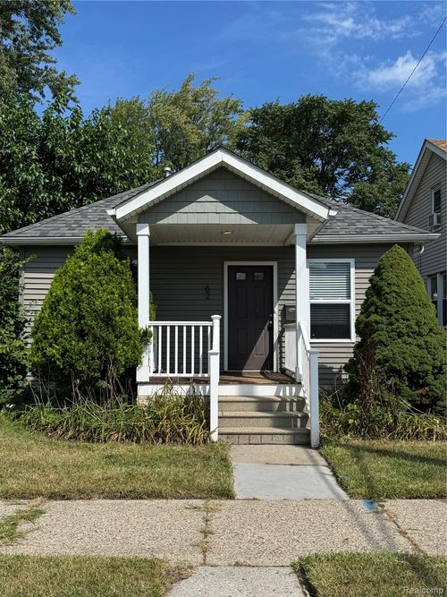 62 W Hayes Ave, Hazel Park, MI, 48030-2409 | Card Image