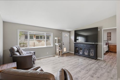 537 Kirk St, Layton, UT, 84041-2603 | Card Image