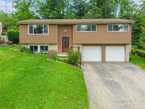 506 Malabar Dr, Pittsburgh, PA, 15239-2526 | Card Image
