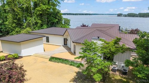 1665 Wilton Creek Rd, Hartfield, VA, 23071-3040 | Card Image