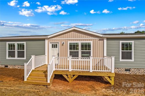 520 Eagle Mills Rd, Hamptonville, NC, 27020-7261 | Card Image