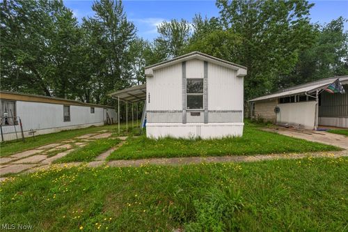 10938 Leader Rd, Chardon, OH, 44024-8905 | Card Image