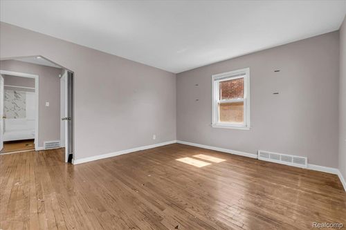 18628 Lindsay St, Detroit, MI, 48235-3053 | Card Image
