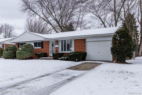 39412 Burns Dr, Sterling Heights, MI, 48313-5032 | Card Image