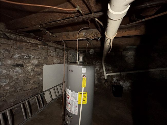 352 Vienna St, Home with 3 bedrooms, 3 bathrooms and null parking in Newark NY | Image 19
