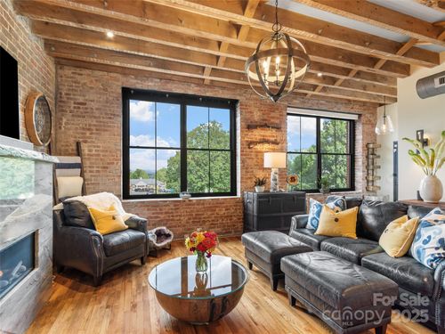 204-5 Town Sq, Burnsville, NC, 28714-2970 | Card Image