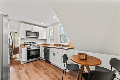 2-1142 Washington St, Whitman, MA, 02382-1236 | Card Image
