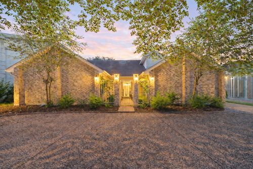 8018 Candle Ln, Houston, TX, 77071-2013 | Card Image