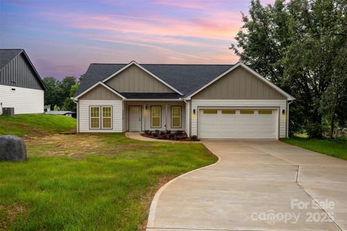 3478 Winters St, Newton, NC, 28658-8559 | Card Image