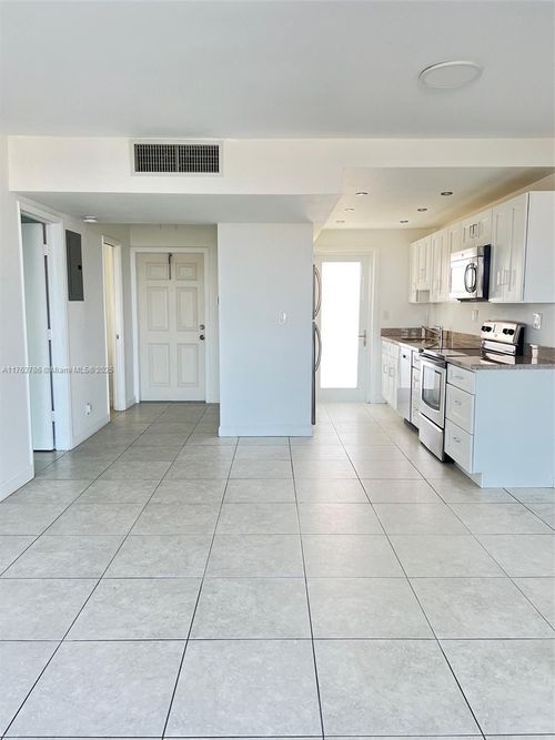 apt-306-333 Ne 21st Ave, Deerfield Beach, FL, 33441-3818 | Card Image