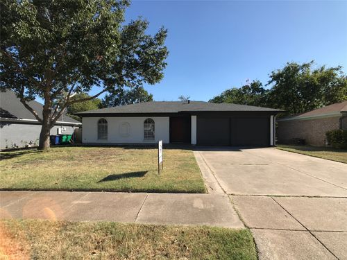 6040 Blueridge Dr, Watauga, TX, 76148-2009 | Card Image