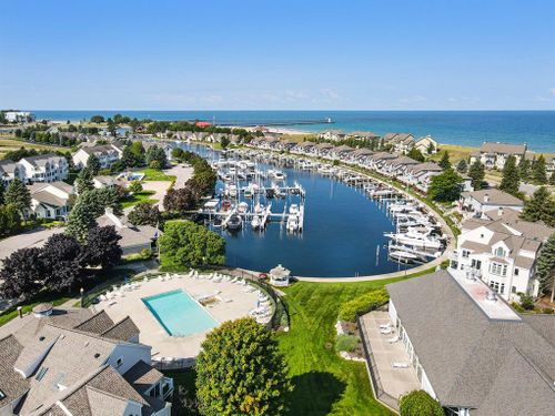 71 Brookharbor S, Manistee, MI, 49660 | Card Image