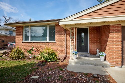 8544 W Roseview Dr, Niles, IL, 60714-1856 | Card Image