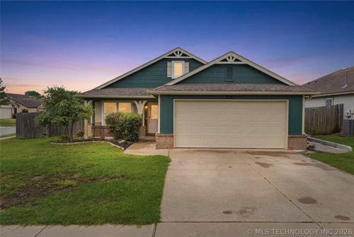 15312 E 110th St N, Owasso, OK, 74055-7317 | Card Image