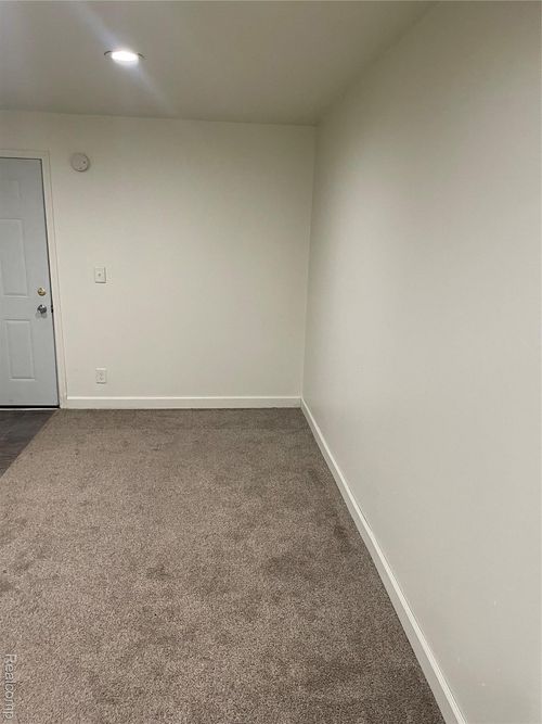 apt-10-912 N State Rd, Davison, MI, 48423-1161 | Card Image
