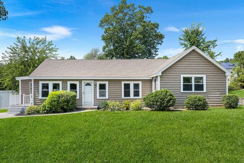 20 Birchmont St, Tyngsboro, MA, 01879-1308 | Card Image