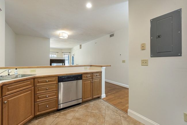 UNIT-13 - 295 Salem St, Condo with 2 bedrooms, 2 bathrooms and 1 parking in Woburn MA | Image 14