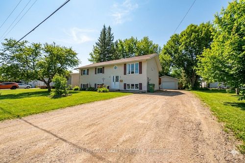 3 Selkirk St, Petawawa, ON, K8H1N8 | Card Image