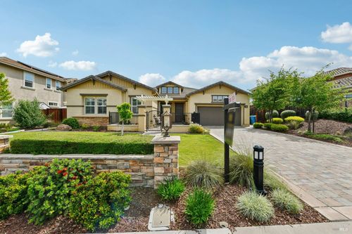 726 Elderberry Loop, Vacaville, CA, 95688-1066 | Card Image