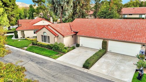 20065 Avenue Of The Oaks, Newhall, CA, 91321-1415 | Card Image