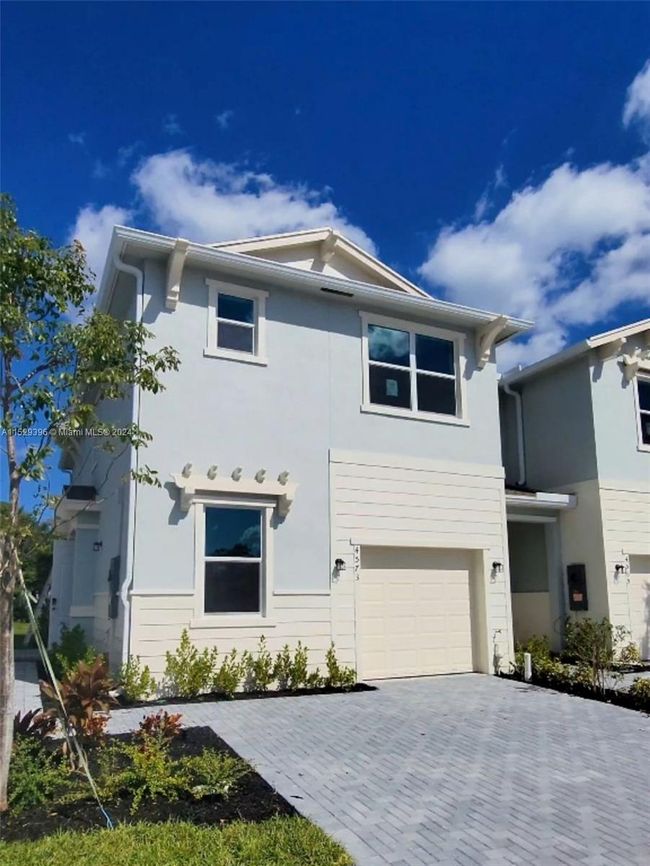 4573 - 4573 Meyerson Pl, Townhouse with 4 bedrooms, 2 bathrooms and null parking in Lake Worth FL | Image 1