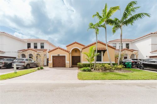 9852 Nw 10th Ter, Miami, FL, 33172-5738 | Card Image