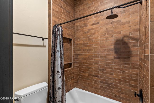 Bunk Room Bathroom | Image 54