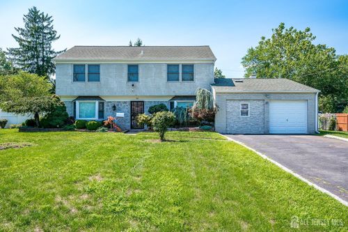 20 Tamarack Rd, Somerset, NJ, 08873-2923 | Card Image