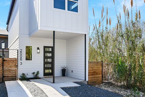 3-2006 Sl Davis Ave, Austin, TX, 78702-2219 | Card Image