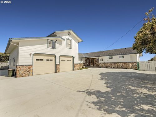 429 Buena Vista Loop, Brookings, OR, 97415 | Card Image