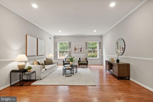 7-375-1701 N Troy St, ARLINGTON, VA, 22201-3459 | Card Image
