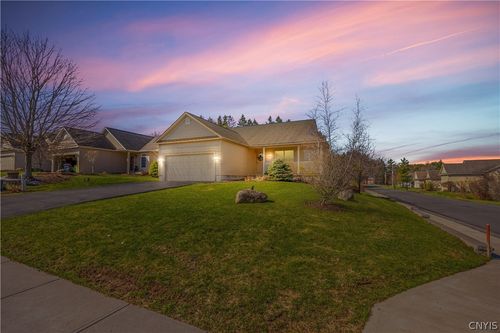 2 S Village Dr, Cazenovia, NY, 13035-9550 | Card Image